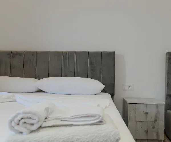 Apartament Maci